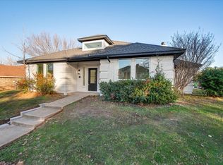 3900 Cedar Ridge Dr, Bedford, TX 76021