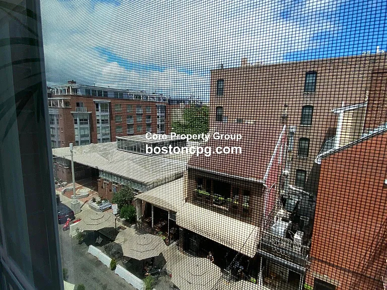 12 Parmenter St #4R — Photo 14
