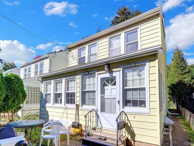 6 Walnut Place, Great Neck, NY, 11021