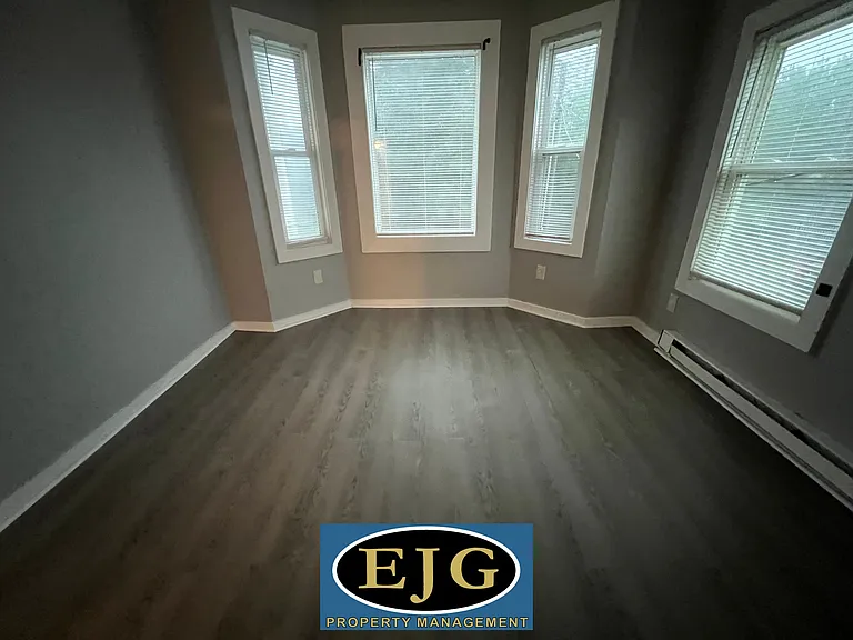 211 Pine St #2 — Photo 8