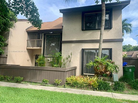 2nd image of 2361 Bayberry Dr #2361