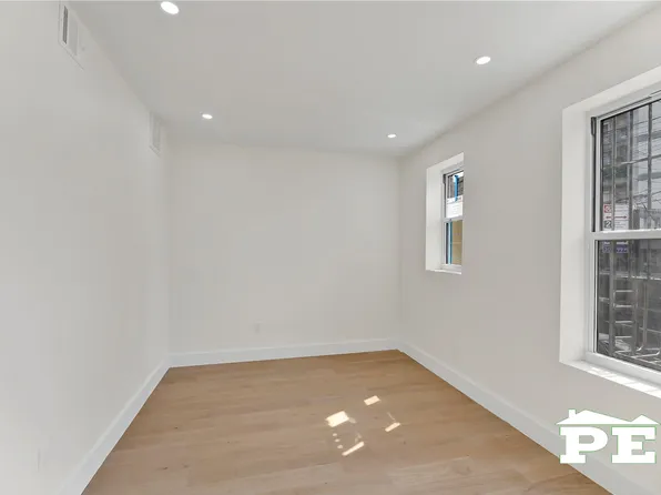 1715 Voorhies Avenue image 18 of 35