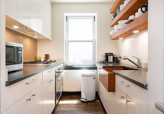 4th image of 325 E 77th St #2CC