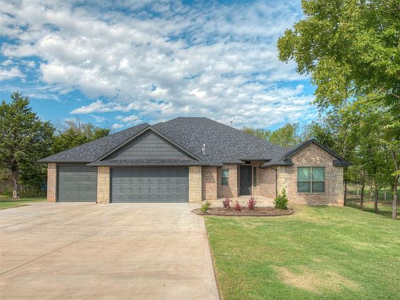 2nd image of 9070 Oak Tree Cir