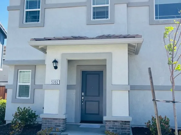 5392 Cumberland Dr, Roseville, CA 95747