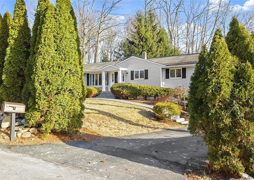 1st image of 2158 Mohansic Ave