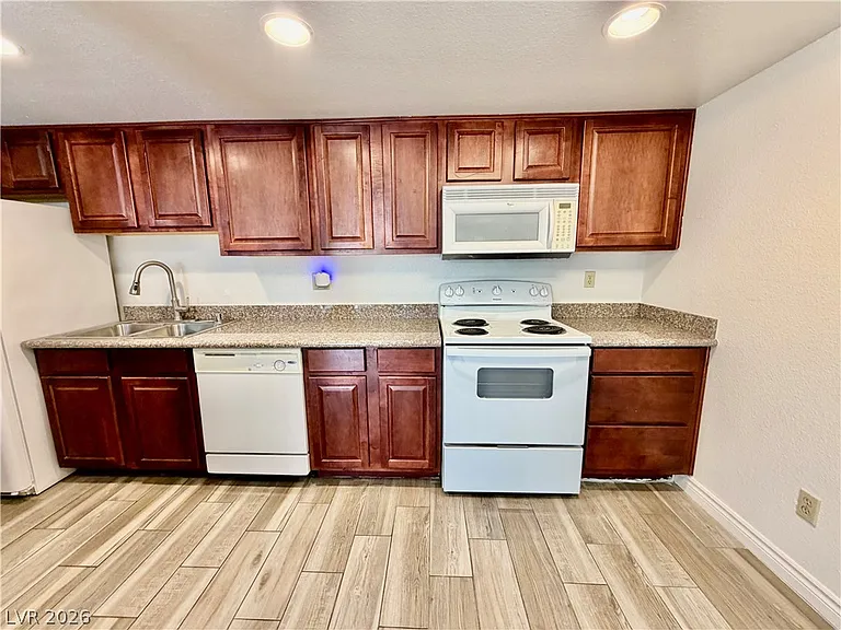 4410 Sandy River Dr #21 — Photo 6