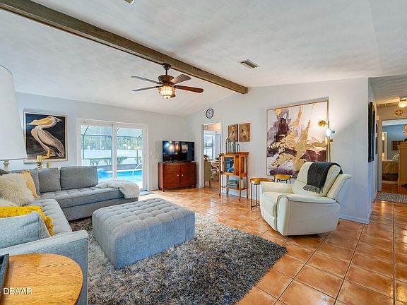 4th image of 3498 Country Walk Dr