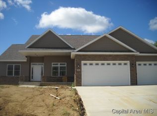 213 Pin Oak Ln, Springfield, IL 62711