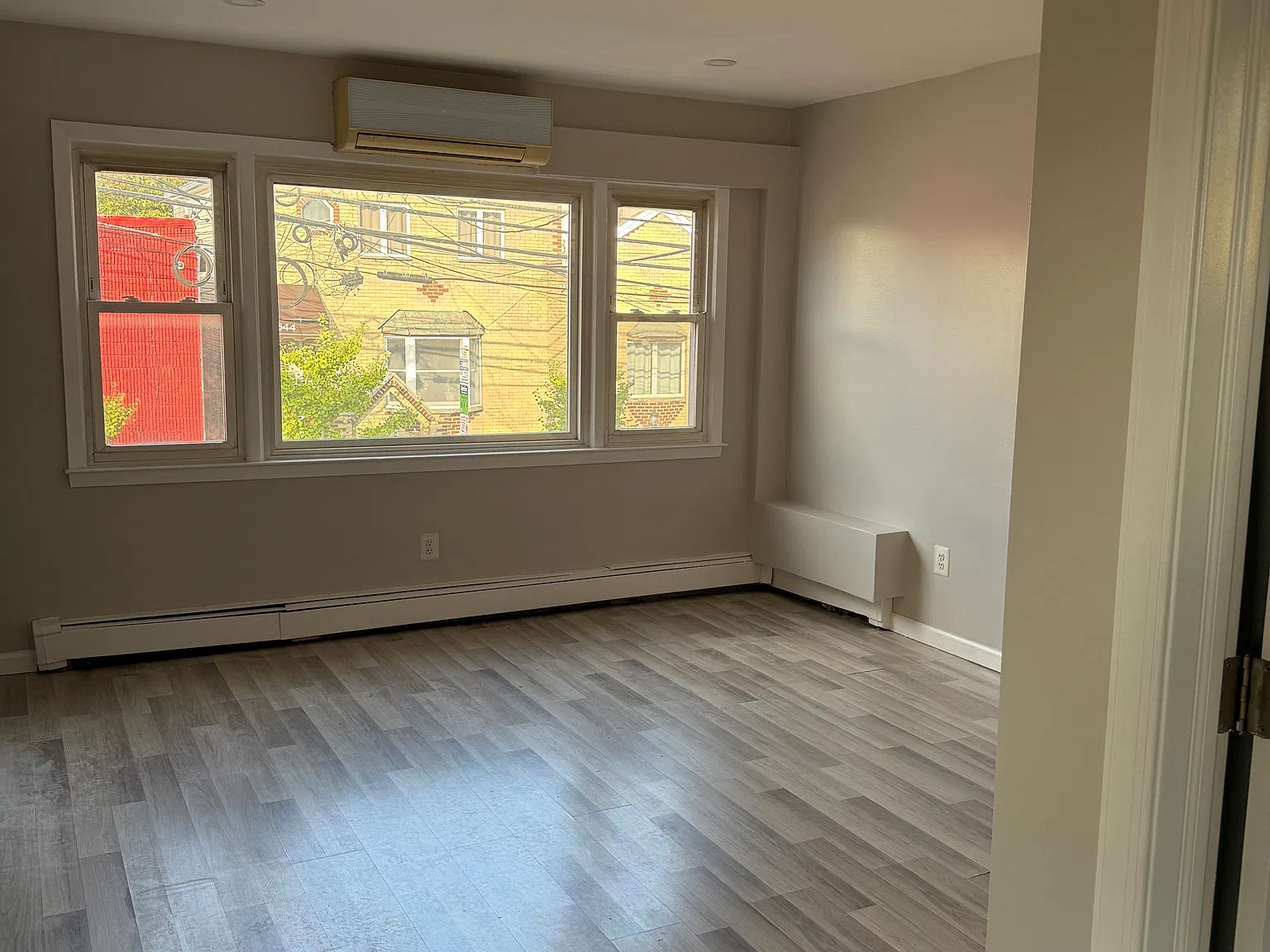 3 bed, 1300 sqft, $3,200 — Photo 3