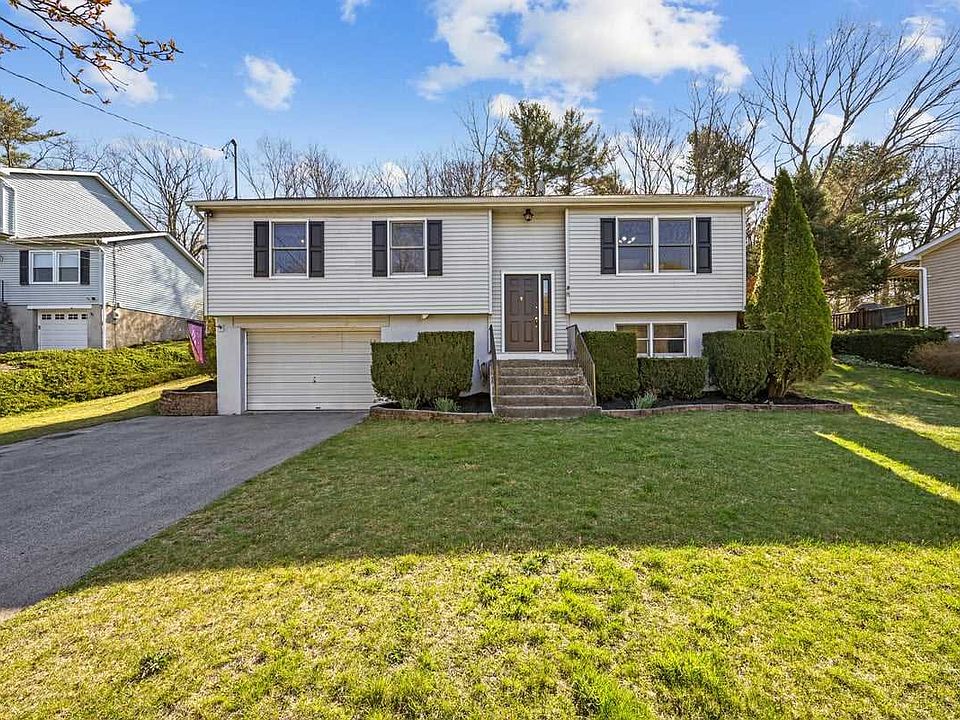 8 Susan Ct, Hyde Park, NY 12538 Zillow