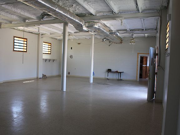 2,0000 sq feet of bldg