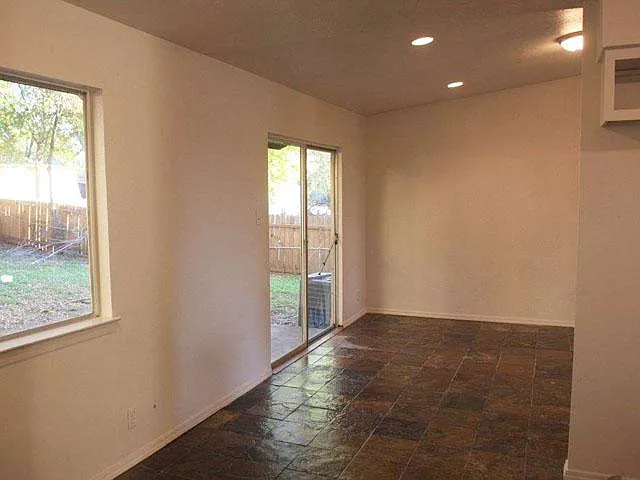 2412 Village Walk — Photo 3
