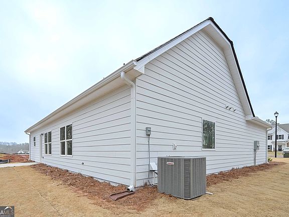 4th image of 507 Charleston Pl