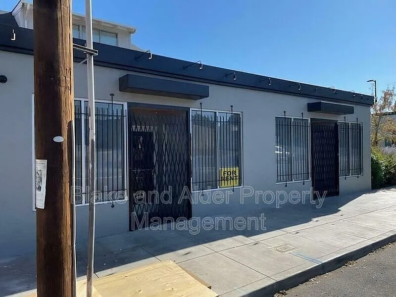 Studio, 1.0 bath, 1060 sqft, $2,200 — Photo 2