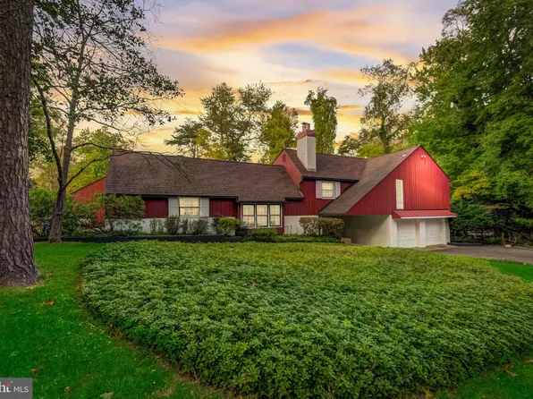 2 E Riding Dr, Cherry Hill, NJ 08003