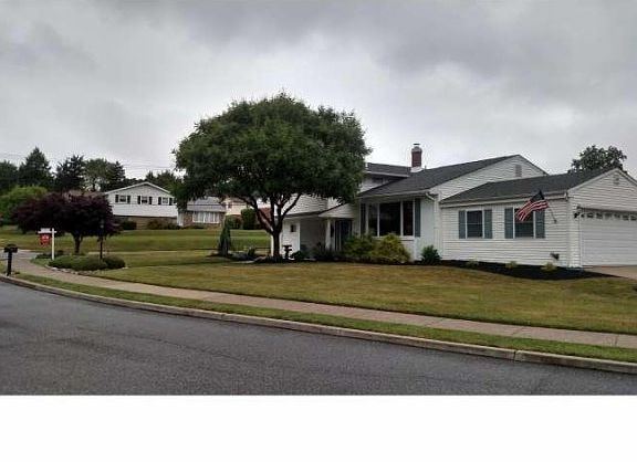 3rd image of 9222 Grace Ln