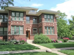 632 Wenonah Ave APT 2N, Oak Park, IL 60304