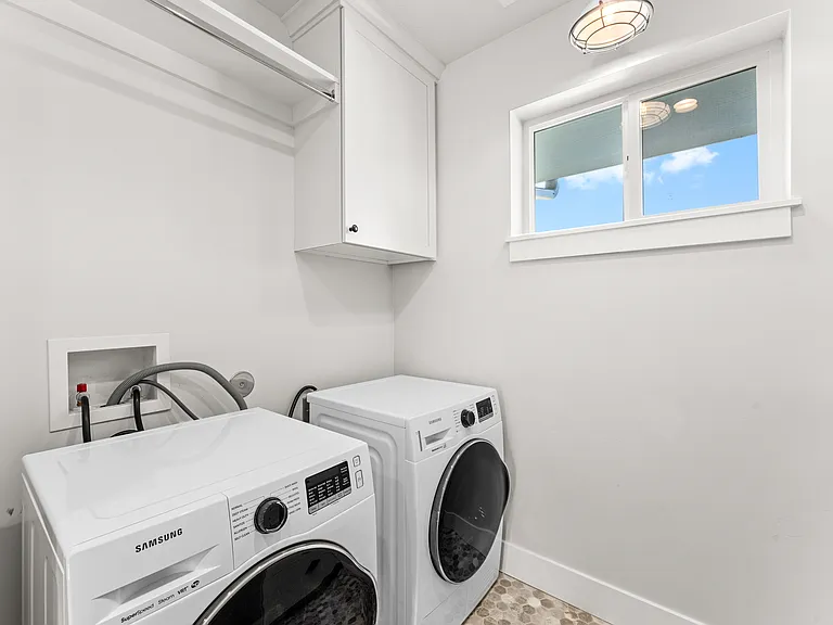 4835 N Mitchell St — Photo 31
