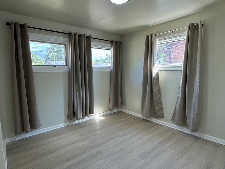 9914 Fox Ave — Photo 18