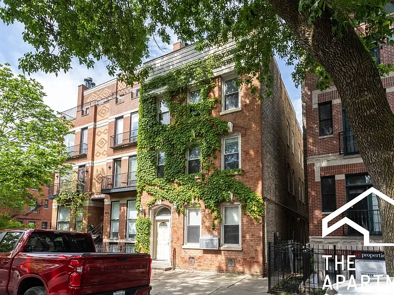906 N Wood St #1 — Photo 4