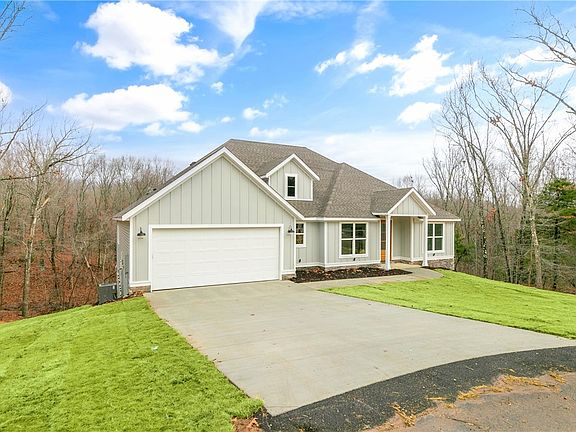 2nd image of 16 Dundonald Ln