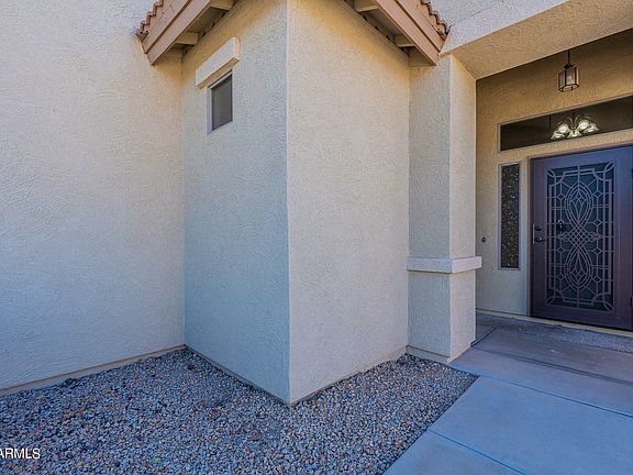 3rd image of 5401 W HUNTINGTON Drive