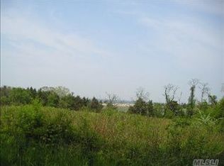 28 Crane Neck Rd, Setauket, NY 11733
