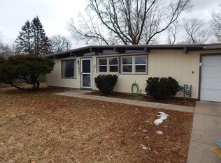 1621 SW 24th St, Topeka, KS 66611