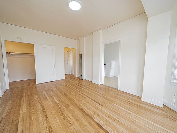 5th image of 5527 Shattuck Ave APT 202