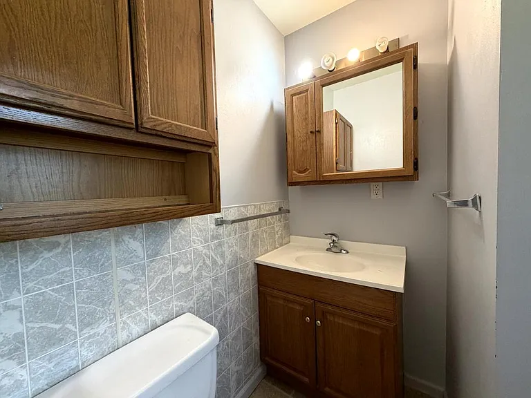 1302 E 13th Ave — Photo 14