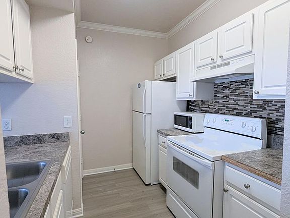 2nd image of 911 N Orange Ave APT 522