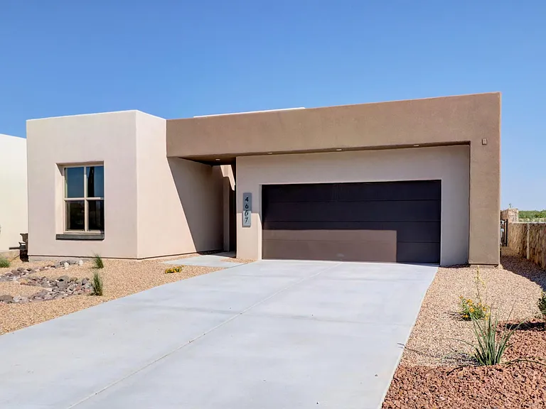 4607 Melrose Rd — Photo 2