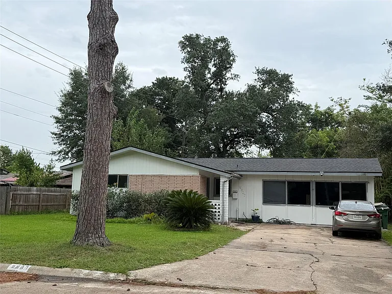 9507 Vogue Ln — Photo 1