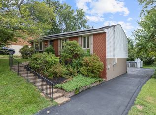 510 Crestview Dr, Pittsburgh, PA 15239