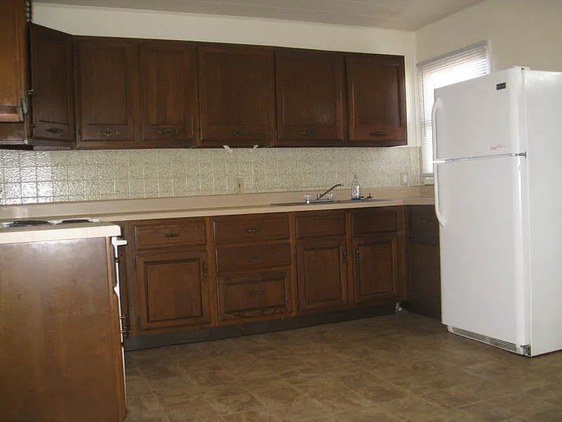 3 bed, 1.0 bath, 894 sqft, $1,295 — Photo 3