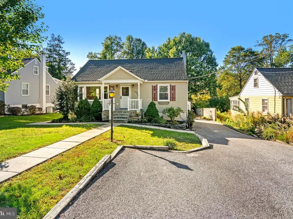 3221 Summit Ave, Parkville, MD 21234