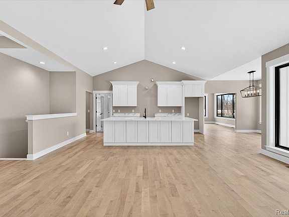 4th image of 4060 Metamora Ridge Rd