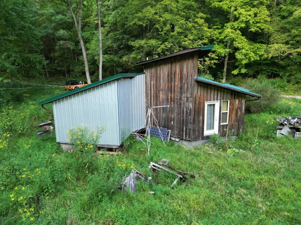 881 Slab Frk, Spencer, WV 25276