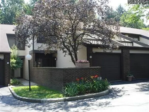 509 Forsythia Ln #97, Richmond Heights, OH 44143