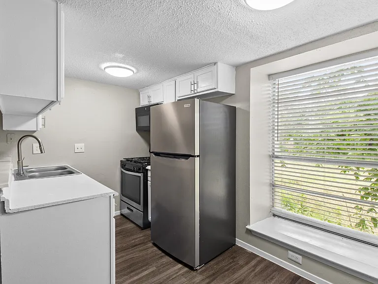 Flats at Berkman — Photo 18