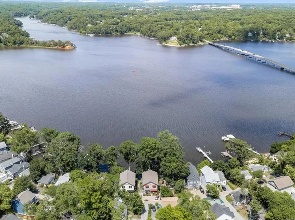 20 Shore Walk Rd, Riva, MD 21140