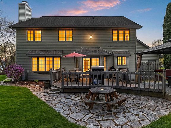 2nd image of 1354 Camelot Ct