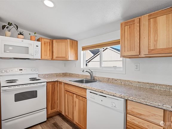 5th image of 815 N Kelso Avenue