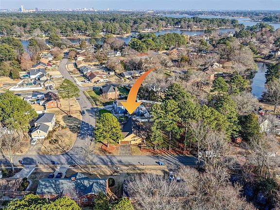 3rd image of 3809 Harding Dr