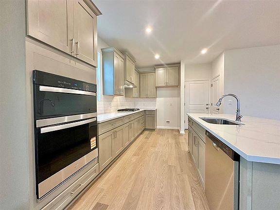 7th image of this home