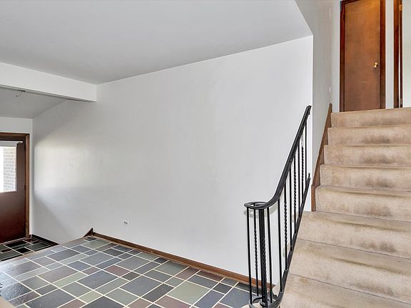 4th image of 22604 Lakeshore Dr