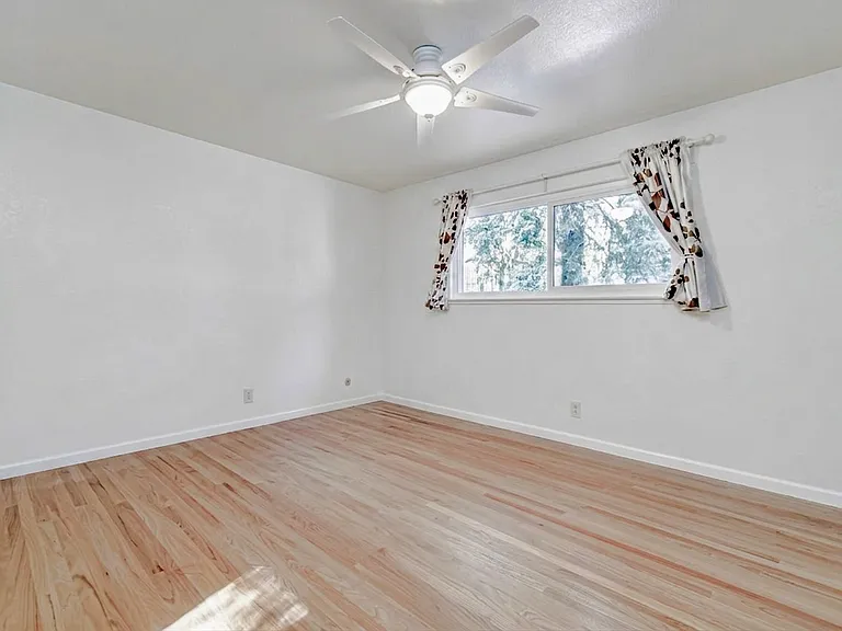 1108 Alice St — Photo 14