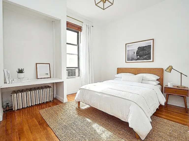 18 King St #5 — Photo 3