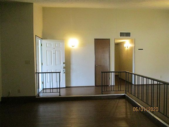 5th image of 317 E Crossland Blvd